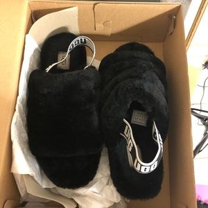 UGG BLACK FLUFF YEAH SLIDE